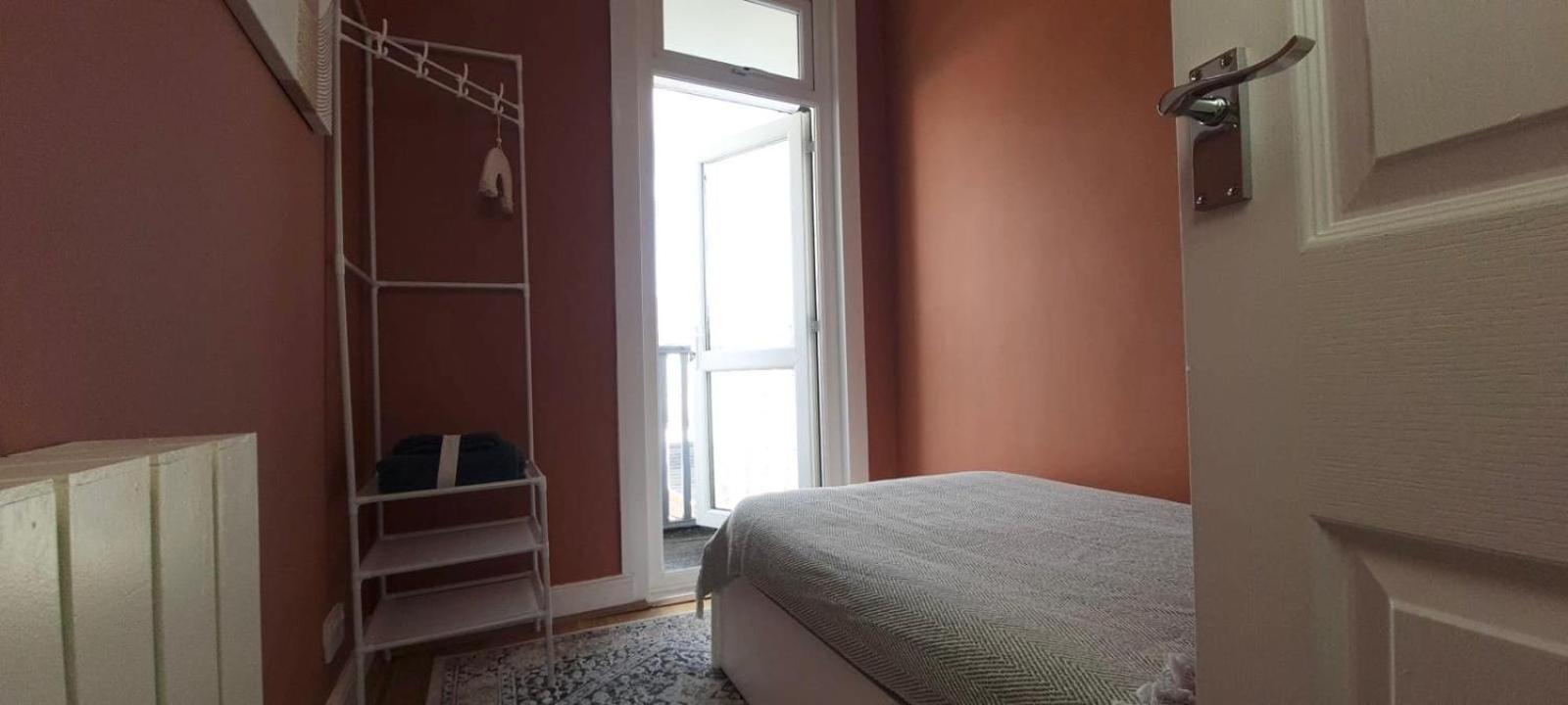 Westcliff-On-Sea Modern 2 Bedroom Apartment - Free Parking Southend-on-Sea Esterno foto