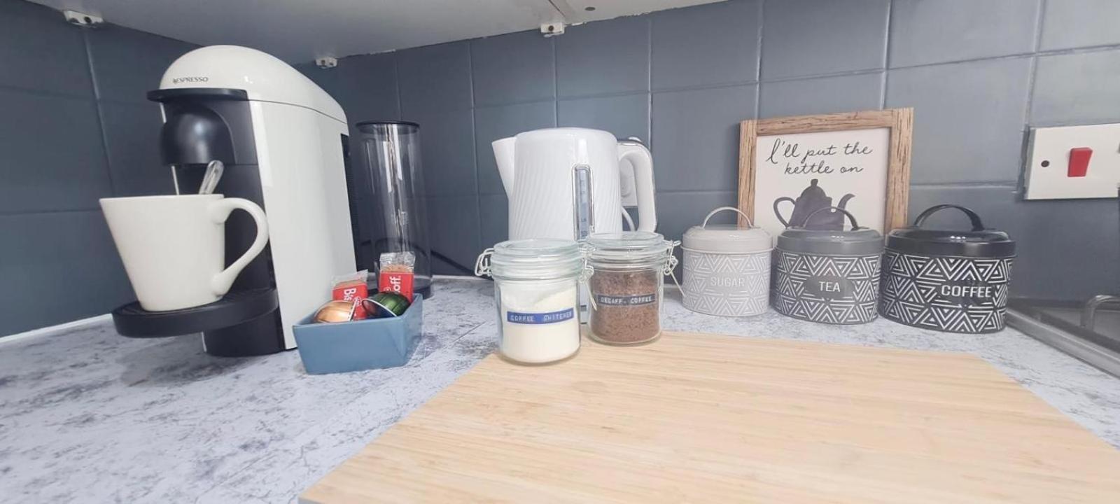 Westcliff-On-Sea Modern 2 Bedroom Apartment - Free Parking Southend-on-Sea Esterno foto