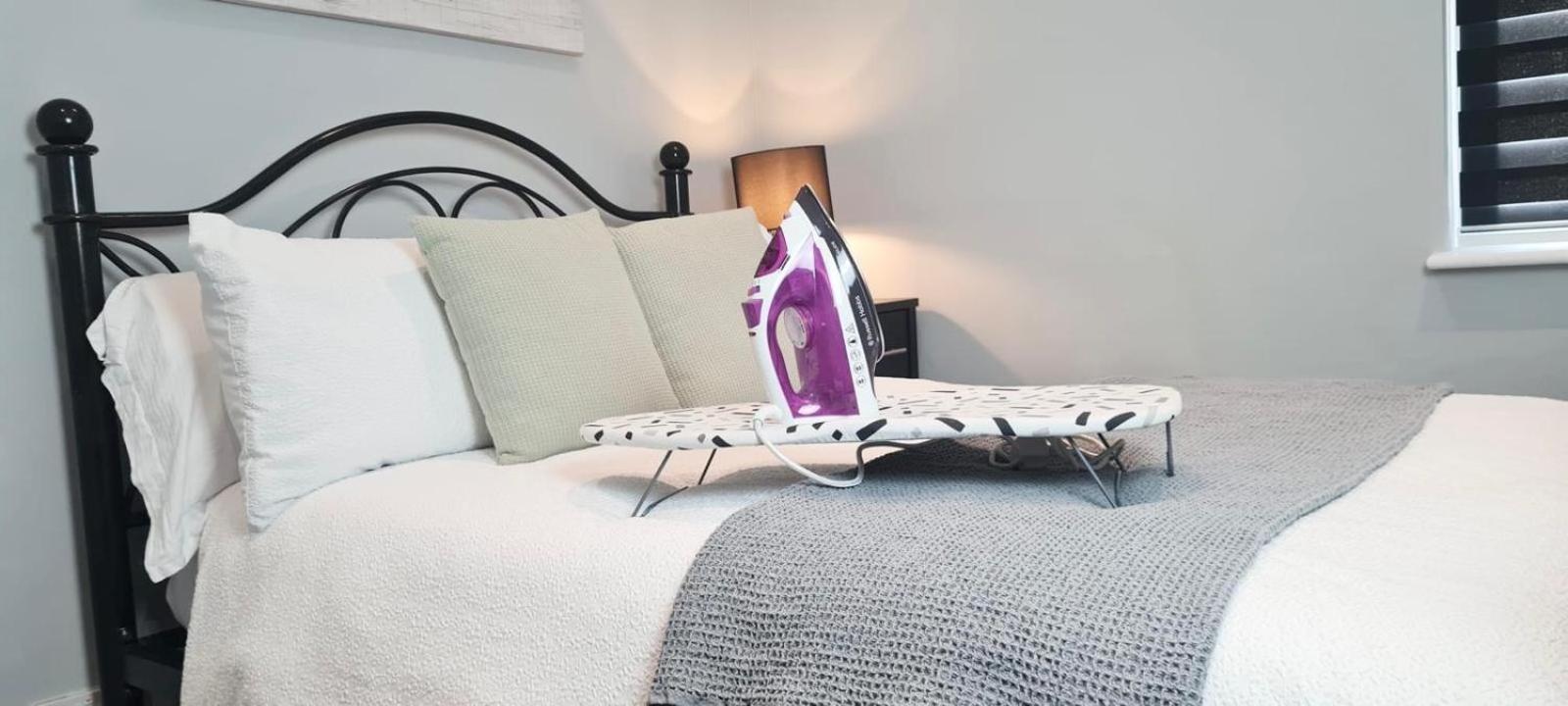 Westcliff-On-Sea Modern 2 Bedroom Apartment - Free Parking Southend-on-Sea Esterno foto