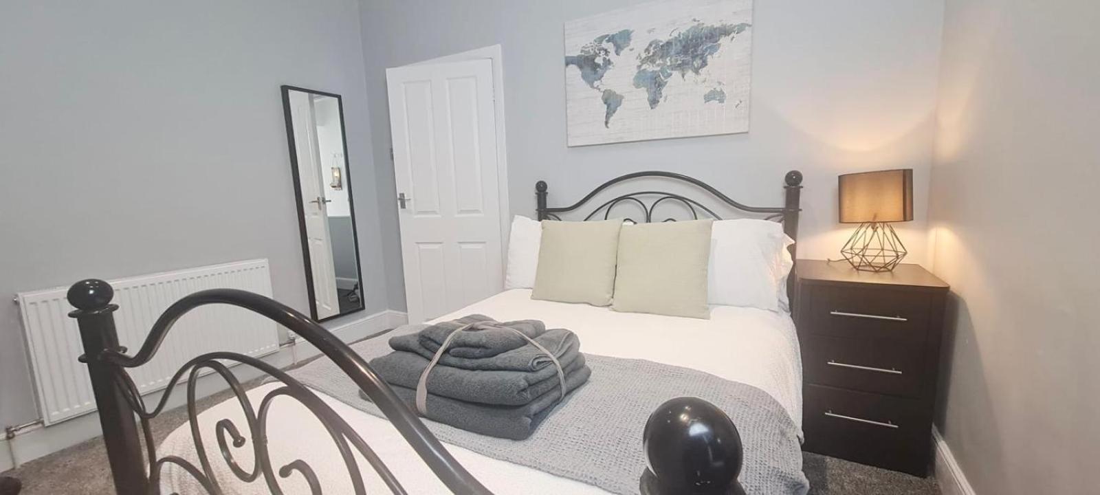 Westcliff-On-Sea Modern 2 Bedroom Apartment - Free Parking Southend-on-Sea Esterno foto