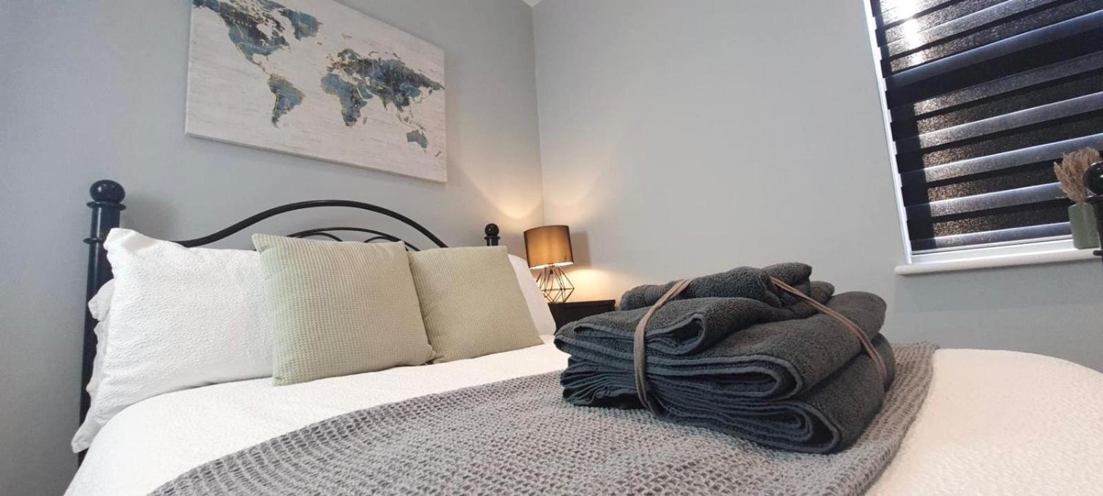 Westcliff-On-Sea Modern 2 Bedroom Apartment - Free Parking Southend-on-Sea Esterno foto